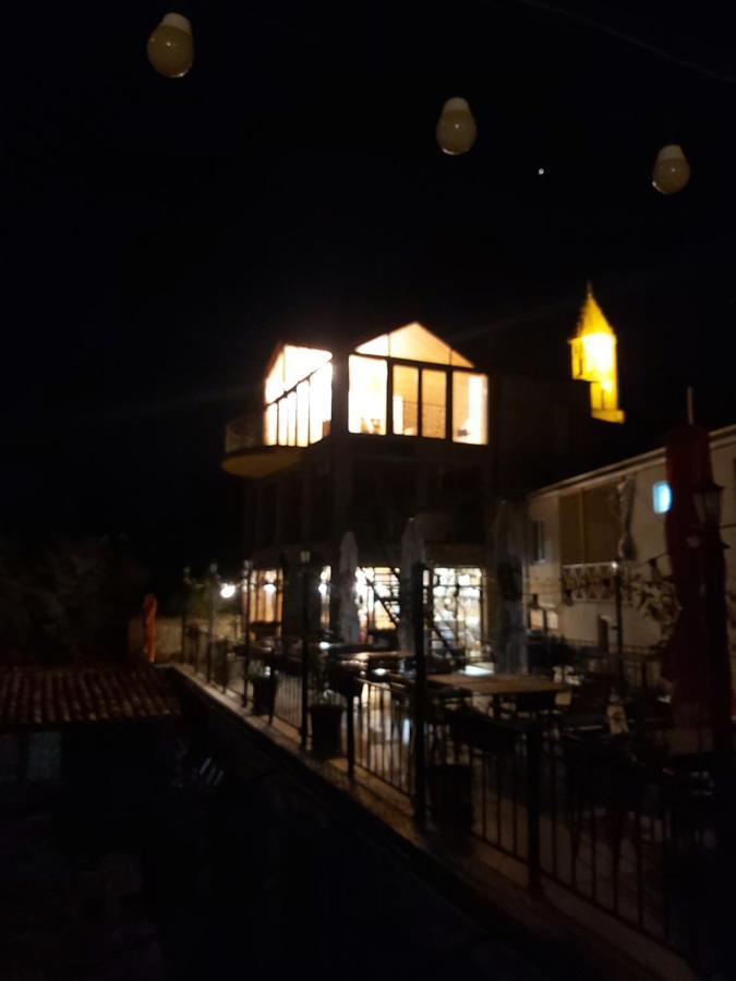 Guest House Kusika Signagi Exterior foto